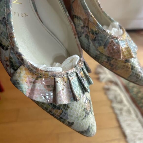HOST PICK Y2K Anne Klein Multicolor Slingback Kitten Heels with Ruffle 8M - Picture 14 of 15